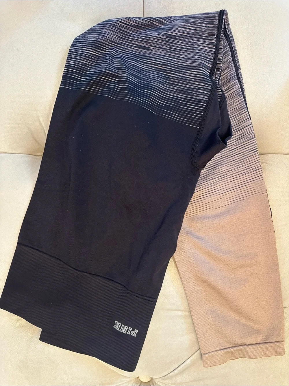 PINK Victoria's Secret Ultimate ombré leggings - Picture 4 of 6